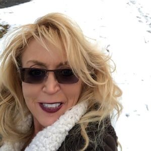 Meet your Posher, Miki